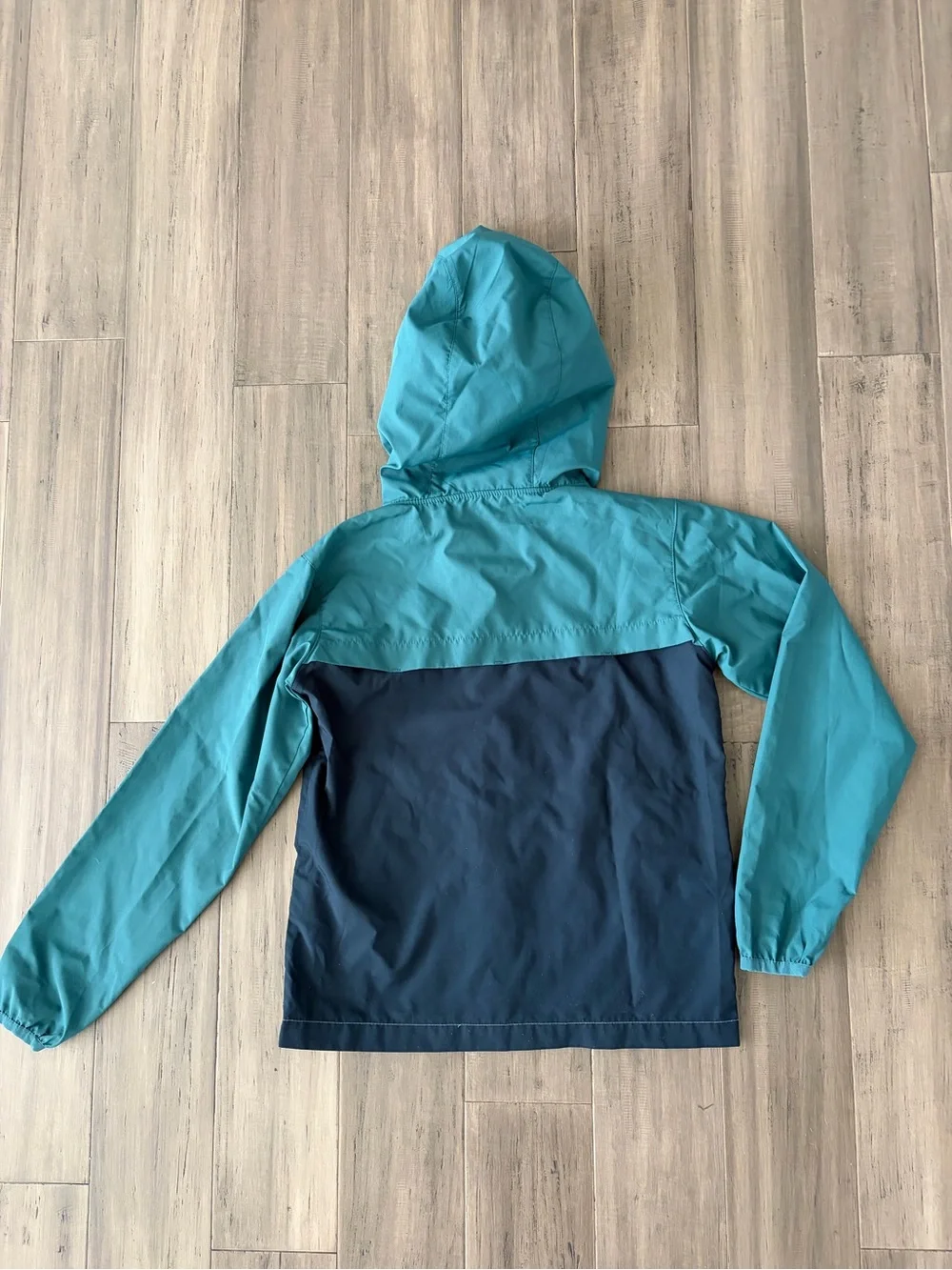 Billabong windbreaker/light jacket - new - kids size M